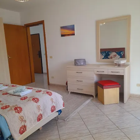 Port View Apartman *