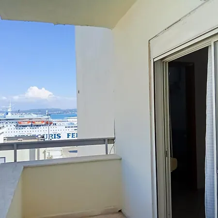 Port View Apartment
